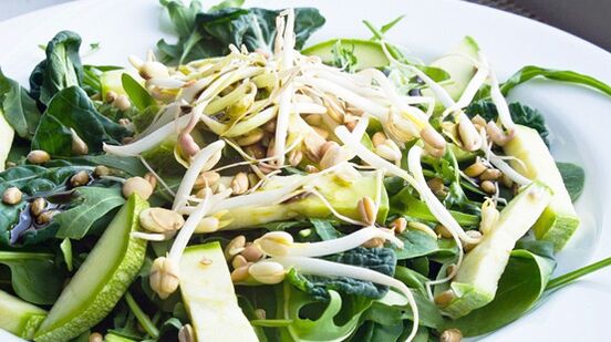 Les grains germés sont une source de vitamines dans l'alimentation japonaise. 